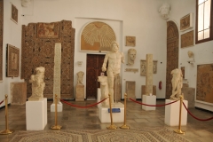 A few days later, the Algerian authorities announced that the artifacts stolen from the museum had been recovered, mainly swords and guns from the 1950s, and that the fire had actually taken place in an aisle that was under renovation.