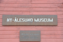 The settlement has its own airport, harbor, a museum, the world’s northernmost post office and a souvenir shop