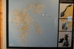 Map of Svalbard areas to the right and Spitsbergen areas to the left.