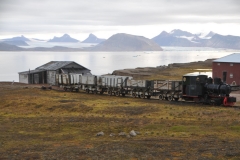 What ultimately became the end of the mining community in Ny-Ålesund was the big mining accident on the 5th of November 1962. The accident claimed 21 lives in total. 10 bodies were possible to recover, while the remaining 11 got the mine as their final resting place.