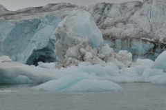 Another angle looking at the glacier in the same area.