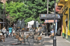 El Caminito, meaning ‘little walkway’, is a street museum and traditional alley in La Boca. This lane boasts a thriving street with peddlers selling art, buskers playing music and stalls offering trinkets of every variety