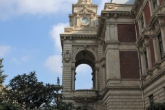 The City Hall is with the Government Building one of the few beautiful buildings from the Soviet era .