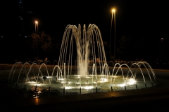 The square is a public gathering place, especially after business hours and during the weekend. It is an attractive tourist destination with many boutiques, restaurants, shops, hotels and passage.[