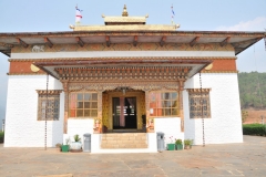 Sangchhen Dorji Lhuendrup Lhakhang nunnery is perched overlooking the Punakha and Wangduephodrang Valleys. The temple complex also houses a permanent higher learning and meditation centre of nuns where apart from religious training it provides life skill training such as tailoring, embroidery, statue making and thangka painting.