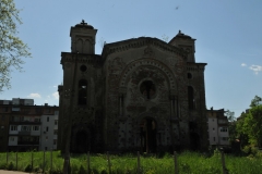 Despite being in ruins, the synagogue in Vidin, Bulgaria is still famous for being the second-largest Jewish temple in Bulgaria. Built in 1894, it fell into disuse after the majority of the local Jews left Bulgaria during and soon after World War II.
