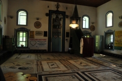 We visited a Mosque in Vidin and met with the Imam,worship leader of a mosque, for a few minutes. Interesting for a small town. We see the inside of the Mosque.