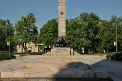 Many residents work on farms in nearby villages, raise domestic animals, and sow plants, and so this region is famous for its production of food.