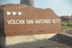 We stopped and visited the Volcano San Antonio visitor center. The San Antonio Volcano’s crater is one of the most incredible sites in the Canary Islands to visit. This crater was formed during the 1677 eruptions and, nowadays, is the perfect scenery to explain the volcanic activity in La Palma.