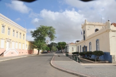 You can see on the left is the Government guilding and on the right is the Quartel or MIitary barracks building for the soldiers to stay.