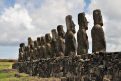 Ahu Tongariki is the largest ceremonial structure built on Easter Island and the most important megalithic monument in all of Polynesia. It represents the zenith of the sacred constructions called ahu-moai that were developed in Rapa Nui for more than 500 years