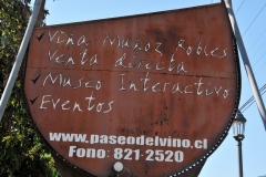 This afternoon we drove from Santiago, 1 hour,  to the wine country and to a very special Bodega, (Winery), Vino Munoz Robles,  (Munoz Robles Wines), Paseo del Vinos,  (Walk of Wines).