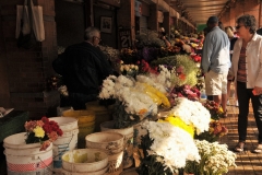 The flower market is just outside the Cemeterio General de Santiago.