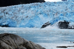 A large piece has just slipped out of the ice shelf.