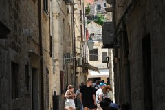 The center walk ways are very narrow. It was under protectorate of the Byzantine Empire and later under the sovereignty of the Republic of Venice. Between the 14th and 19th centuries, Dubrovnik ruled itself as a free state.