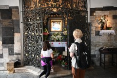 After walking up the steep hills we find the entrance to the upper town a Patron Saint. Our Lady of the Stone Gate, is considered the patron saint of Zagreb, honoring the Virgin Mary, whose icon miraculously survived a great fire in 1731 within the Stone Gate chapel. The event led to the icon becoming a revered object of devotion.  