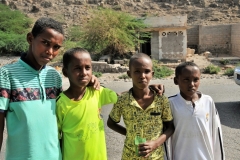 Meeting some local kids outside a lunch stop in DikHil