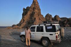 The strain caused by the splitting Nubian and Somalian plates has created a strange landscape around Lake Abbe. As the two plates drift apart, the crust above them thins until it cracks.
