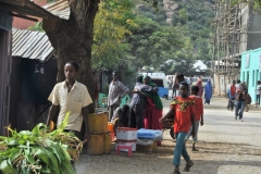 Babile camel and cattle market is a place that brings together different ethnic groups: the Afar (with their camels and distinctive knives), the Oromo, the Amhara, Gurage and Argoba.