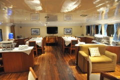 Dining room on the Carina