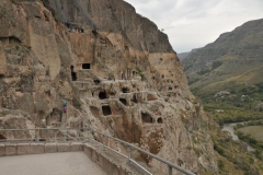 This underground fortress eventually had 13 levels constructed with natural caves and contained over 6000 rooms, including a throne room, a reception chamber, a meeting room, a bakery, a forge, chapels and a huge church.