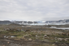 Kulusuk airport is on a mountainous island surrounded by ice-filled waters in the least populated part of the country. The airport town is not a roaring metropolis, but just a small settlement with a population of 250 people, for whom income gained from hunting and fishing is as important as any income from the airport.