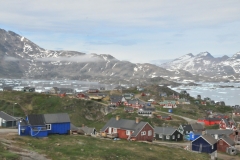 There are no roads far outside Tasiilaq.