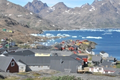 Another photo of Tasiilaq. A different neighborhood.