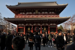 Dominating the entrance to the temple is "the Kaminerimon" or Thunder Gate. This imposing Bhuddist structure features a massive paper lantern to suggest thunderclouds and lightning.