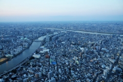 The top floor of the 350 level features tall, broad windows that offer 360 degree panoramic views of the city. Middle floor has a souvenir shop and The Musashi Sky Restaurant. The lower of the 3 floors features a cafe.