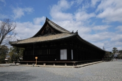 Sanjusangen-do is a Buddhist Temple - Hall of the Lotus King. Iti belongs to and is run by the Myojo-in Temple.