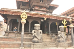 This temple in the middle of destruction survived