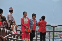 A family brings offerings