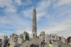 36 sculptural groups reside on the monolith plateau around the main section of the park: an impressive monolith at almost 54 feet high, carved from one single granite block.