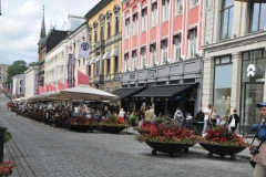 Oslo in the summer season has many out door venues to enjoy dining.