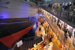 In addition to the choice of materials and the extra strengthening of the hull, there were other adaptations that would make the Fram resistant to damage from the ice. The rudder was strengthened with three heavy U-shaped iron frames and both the rudder and the propeller could be lifted up. The stern had a special construction that gave a double end with a well in between.