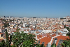 Lisbon is recognized as a global city because of its importance in finance, commerce, fashion, media, entertainment, arts, international trade, education and tourism.
