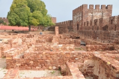 From archaeological excavations, it is assumed that the first fortress on this site around 201 B.C. The Romans conquered Silves, transforming it into a citadel of their occupation, and commercial center that prospered for the next five centuries.