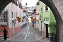 Walk the streets enjoying Spanish and Indian Cultural influence