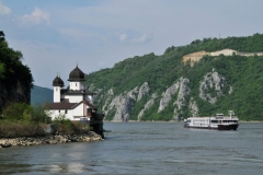 The place on which it was built was called "the bubble", because the point of observation there. The word "Mraconia" means "corner" or "dark water".