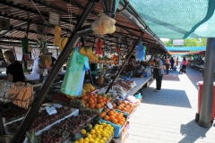 The market sells lots of fresh fruit and vegetables all locallhy grown.