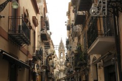 Strolling down this narrow alley in the day time you would never know that in the evenings some of the best restaurants in this area on on this walk alley.    All have many tables and chairs set up outside in the walking areas under lights and the evening stars.