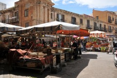 The farmers market spills out into the next street