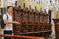 Giovanni explaining what we are seeing inside he Chapel