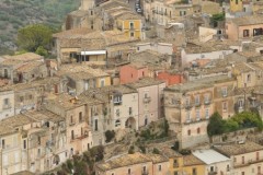 In 1693 Ragusa was devastated by a huge earthquake, which killed some 5,000 inhabitants. Following this catastrophe the city was largely rebuilt, and many Baroque buildings from this time remain in the city. Most of the population moved to a new settlement in