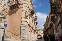 This is the same building with the heads. These architectural decorations are used to “mask” and “disguise” the technical elements, and then to transform an object with structural function in an ornate form.