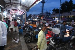 Walking the  evening markets outside of Sri Ranganatha