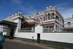 Kanadukathan is a small town located in the district of Sivaganga.The specialty of the place lies in the structure of its houses and the local food. The houses in Kanadukathan are huge and built in the typical Chettinad style. 
