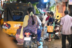 We are now in the city of Madurai, Tamil. After dark on the streets.