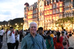 A tourist in the crowd at the Gateway to India.. me.
